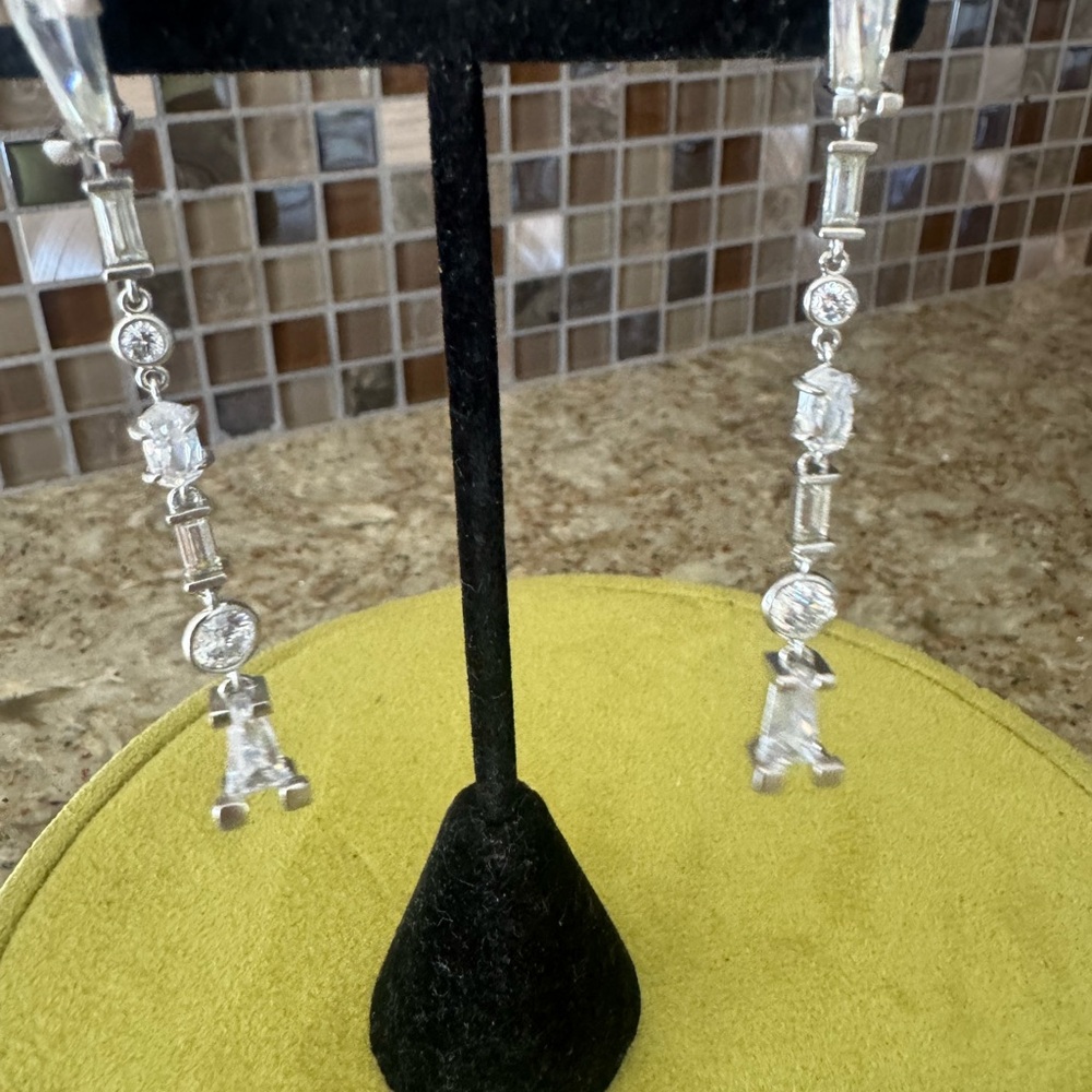 Kendra Scott Elegant Silver Drop Earrings